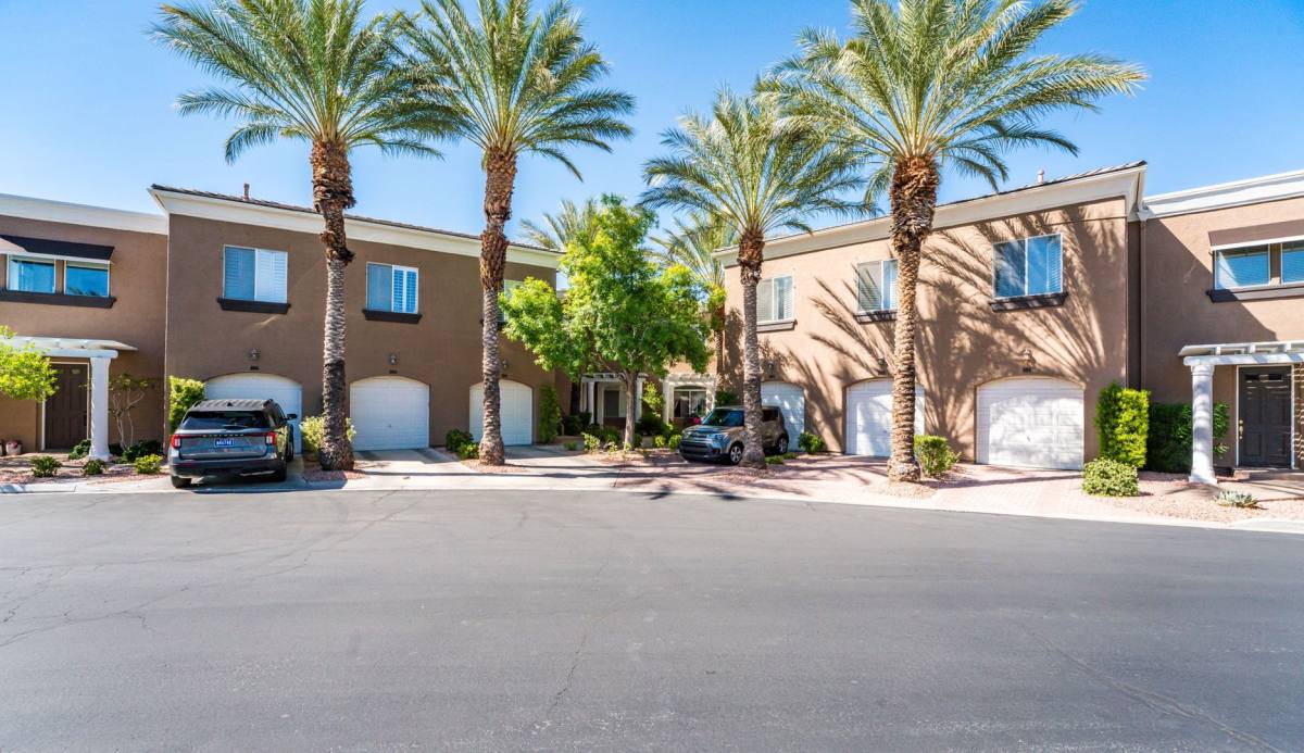 Condo for rent at 9430 Laguna Niguel, Las Vegas, NV 89134