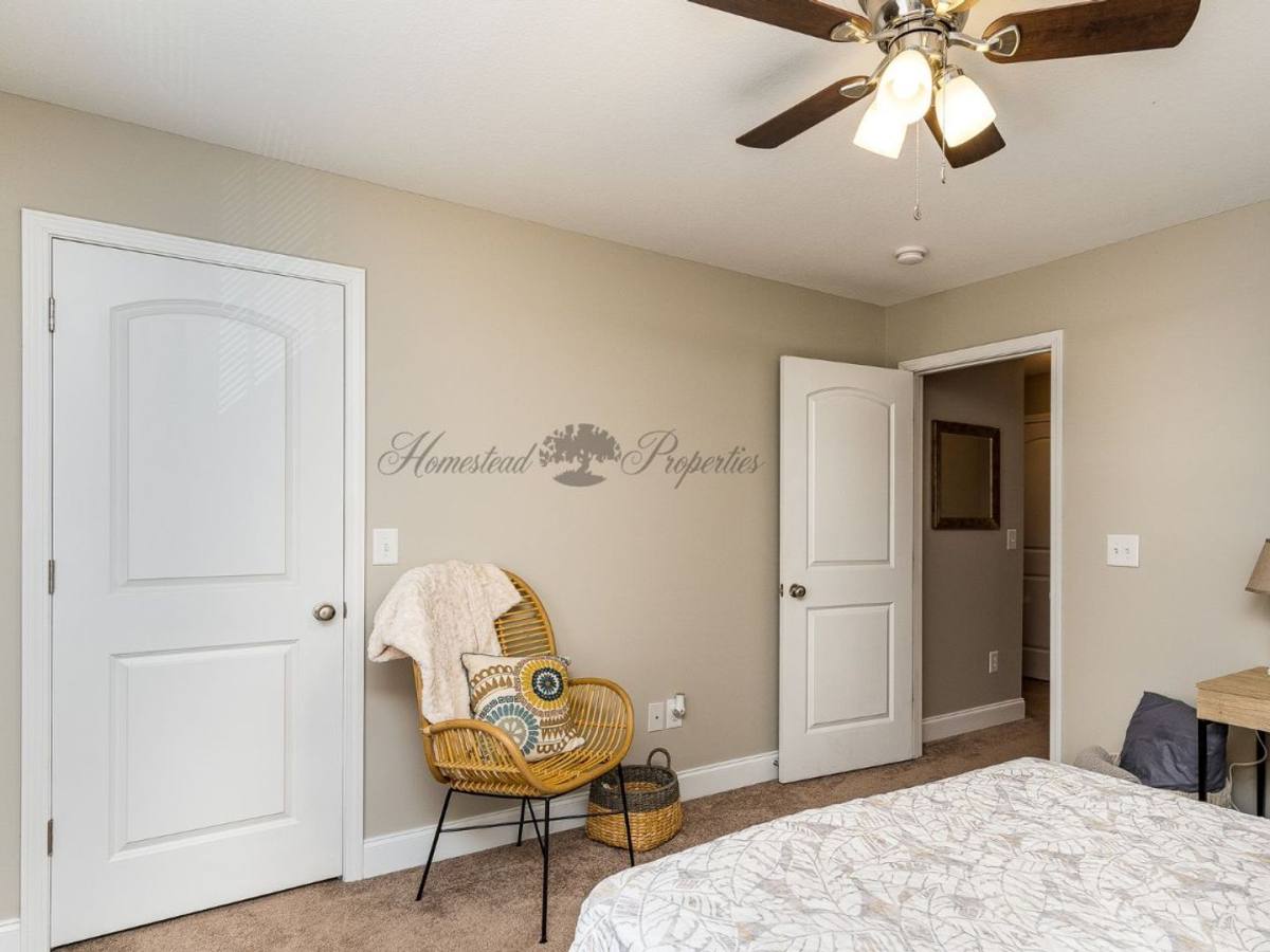 Townhouse for rent at 71 Cherry St, Johnson City, TN 37601