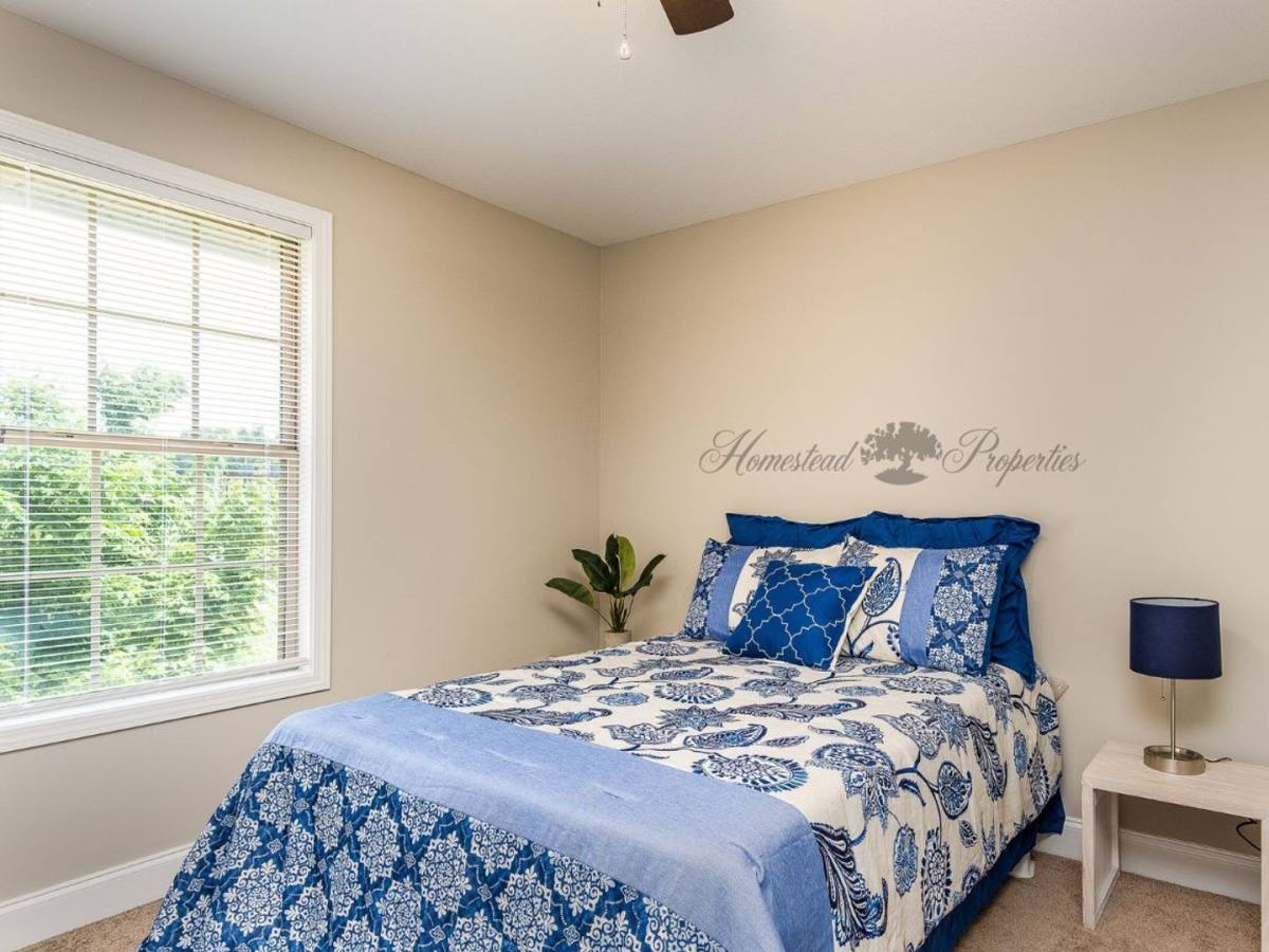 Townhouse for rent at 71 Cherry St, Johnson City, TN 37601