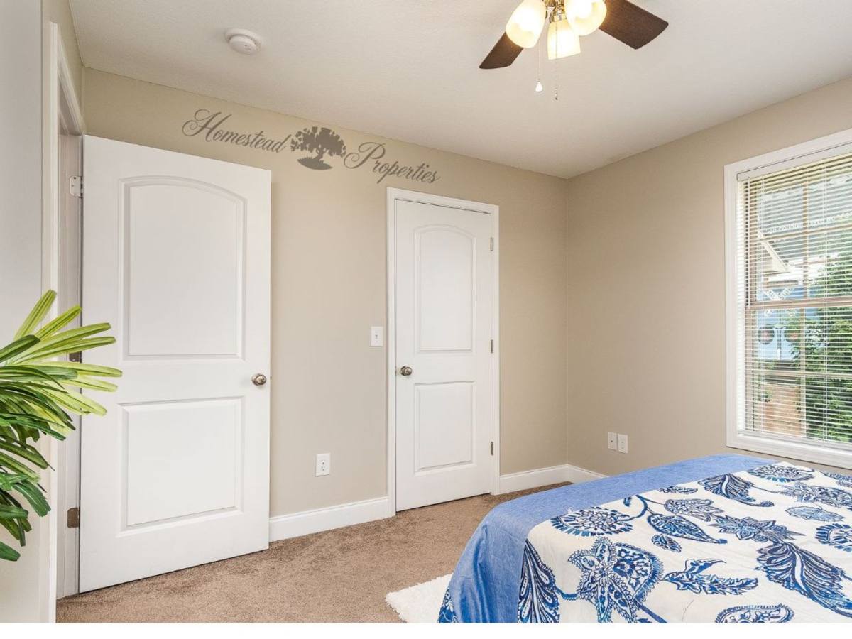 Townhouse for rent at 71 Cherry St, Johnson City, TN 37601