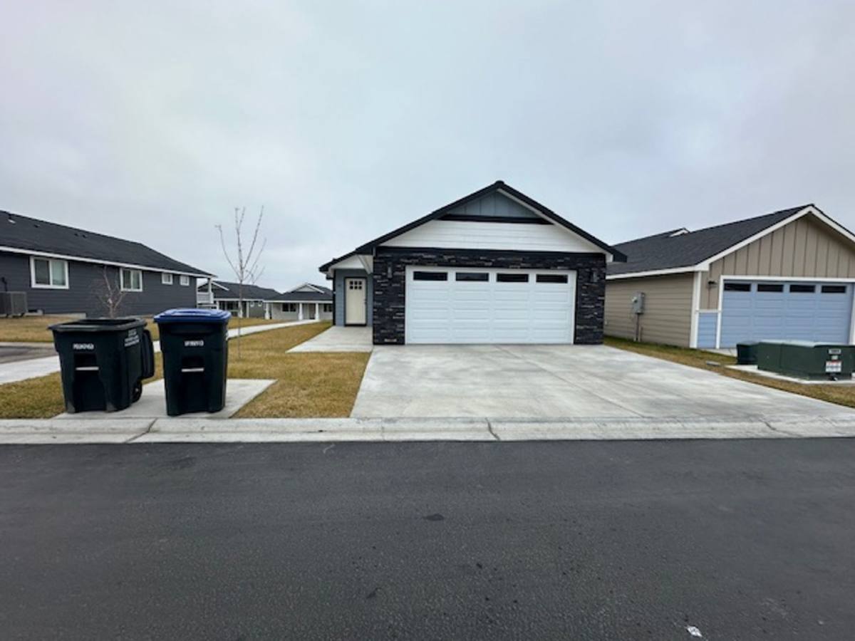 House for rent at 123 9th Ave, Moses Lake, WA 98837