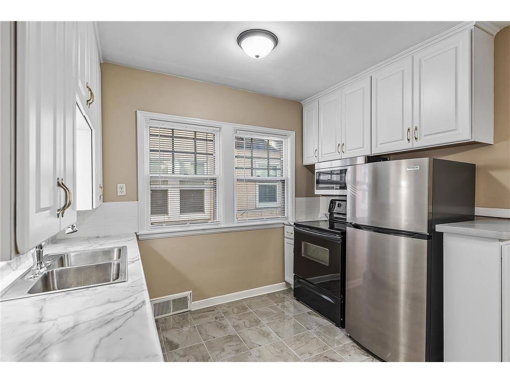 Apartment for rent at 4331 Thomas Ave N, Minneapolis, MN 55412