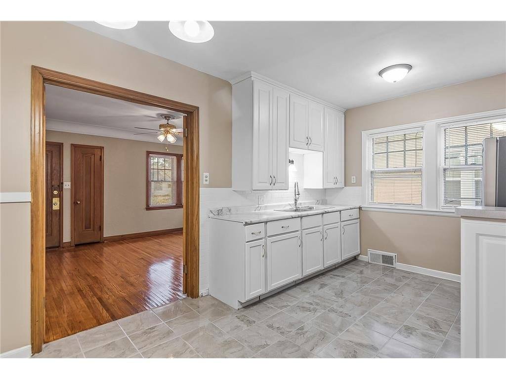 Apartment for rent at 4331 Thomas Ave N, Minneapolis, MN 55412