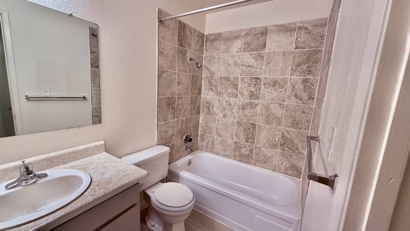 Apartment for rent at 4890 N Backer Ave, Fresno, CA 93726