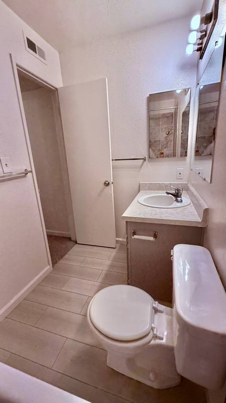 Apartment for rent at 4890 N Backer Ave, Fresno, CA 93726