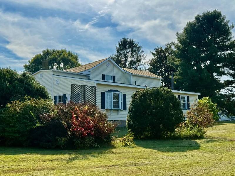 House for rent at 23217 Village Rd, Unionville, VA 22567