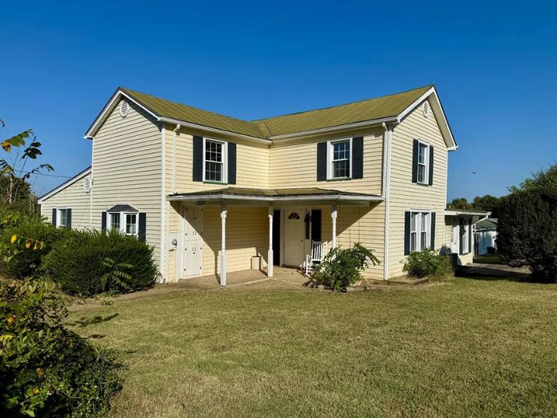 House for rent at 23217 Village Rd, Unionville, VA 22567