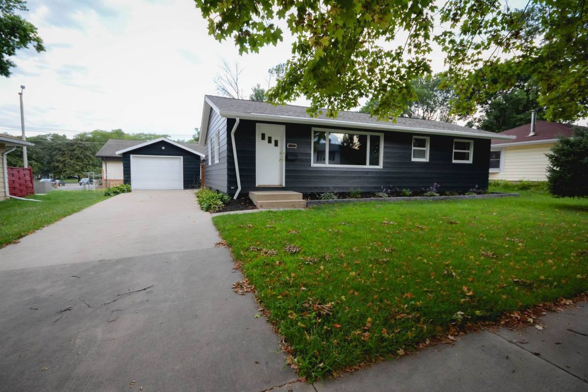 House for rent at 2829 17th Ave NW, Rochester, MN 55901