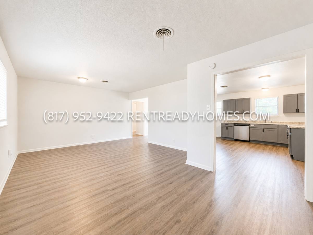 House for rent at 6237 Warrington Place, Fort Worth, TX 76112