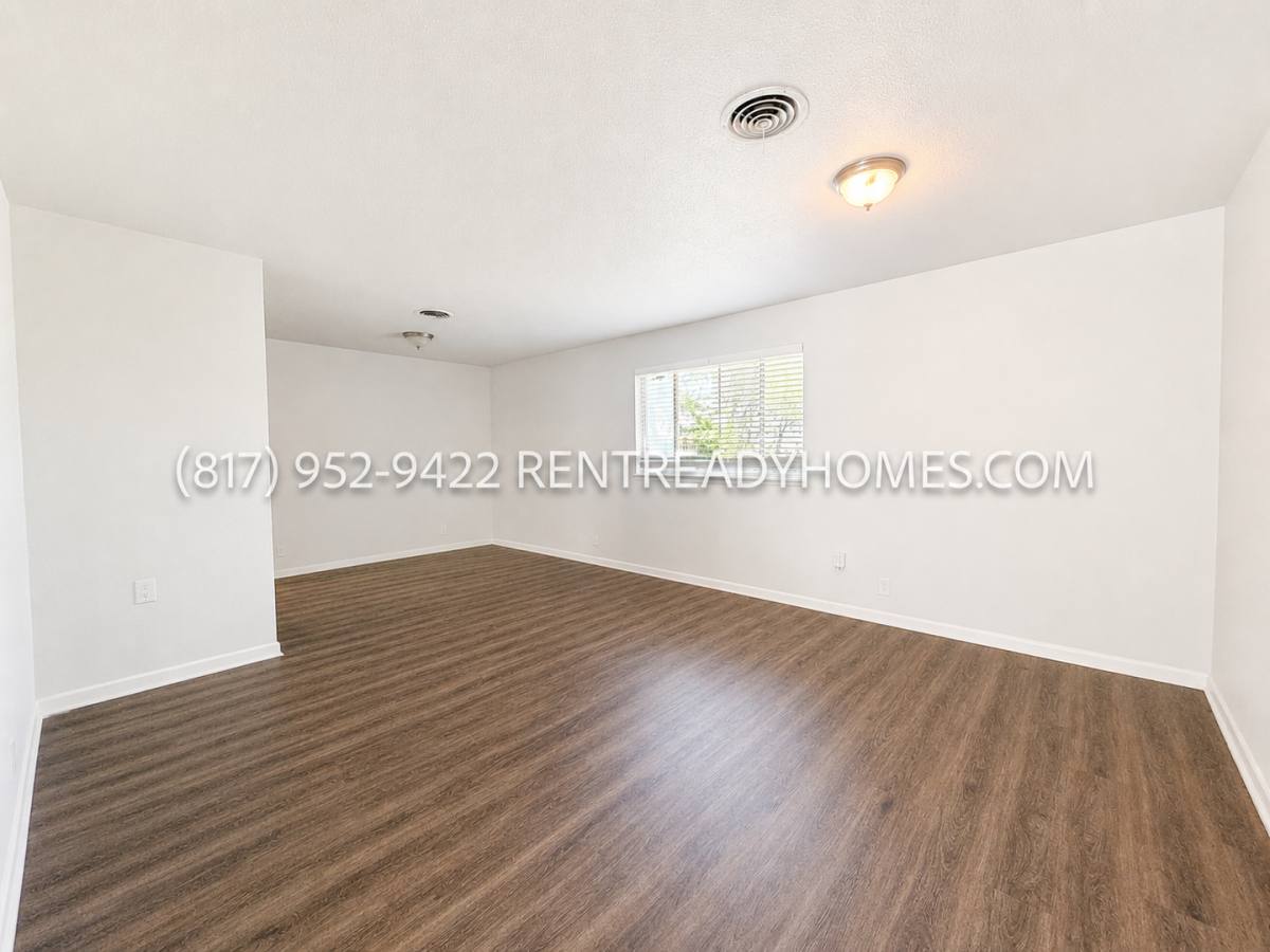 House for rent at 6237 Warrington Place, Fort Worth, TX 76112