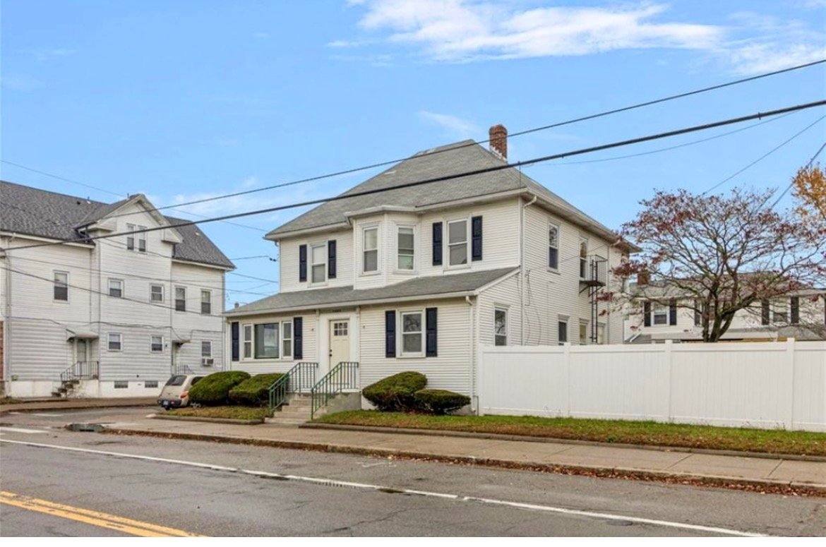 Apartment for rent at 1303 Cranston St #2A, Cranston, RI 02920