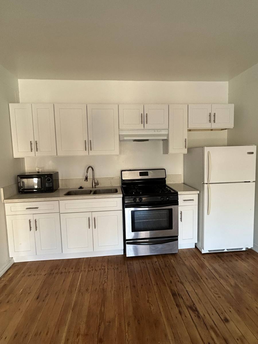 Apartment for rent at 1781 Orchid Ave, Los Angeles, CA 90028