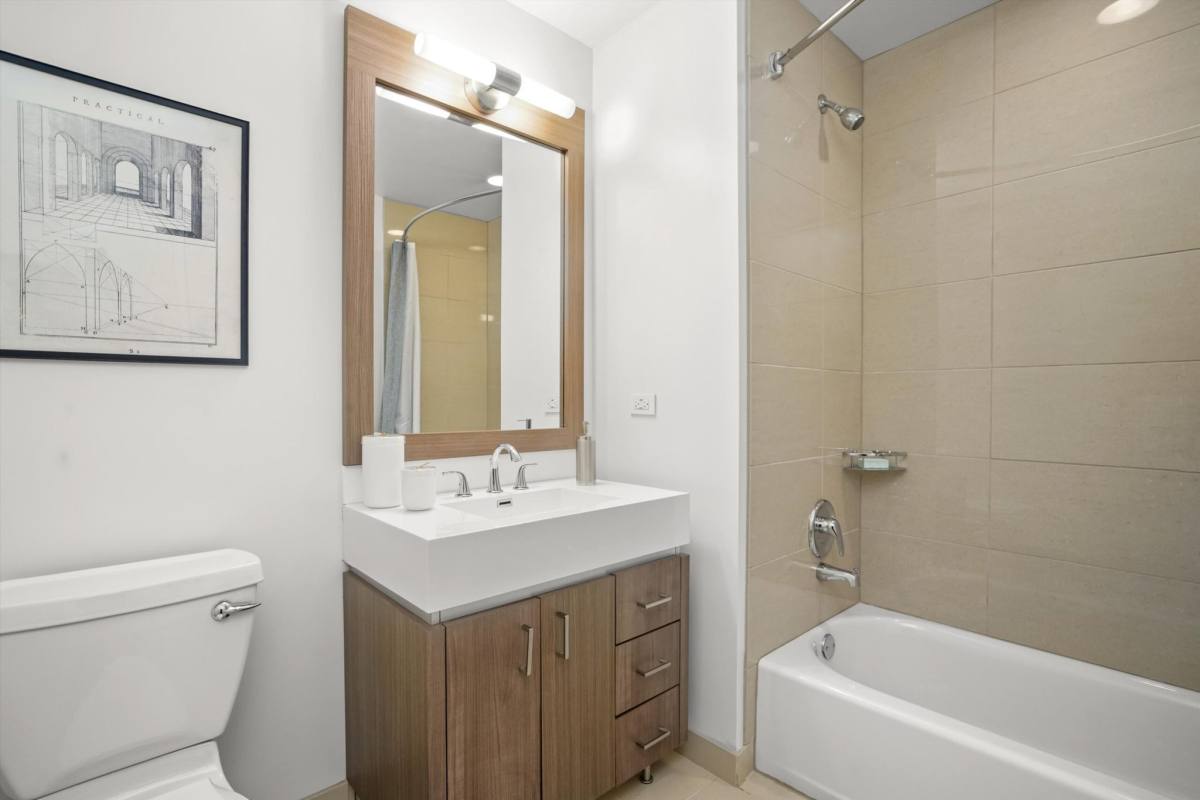 Apartment for rent at 352 E N Water St, Chicago, IL 60611