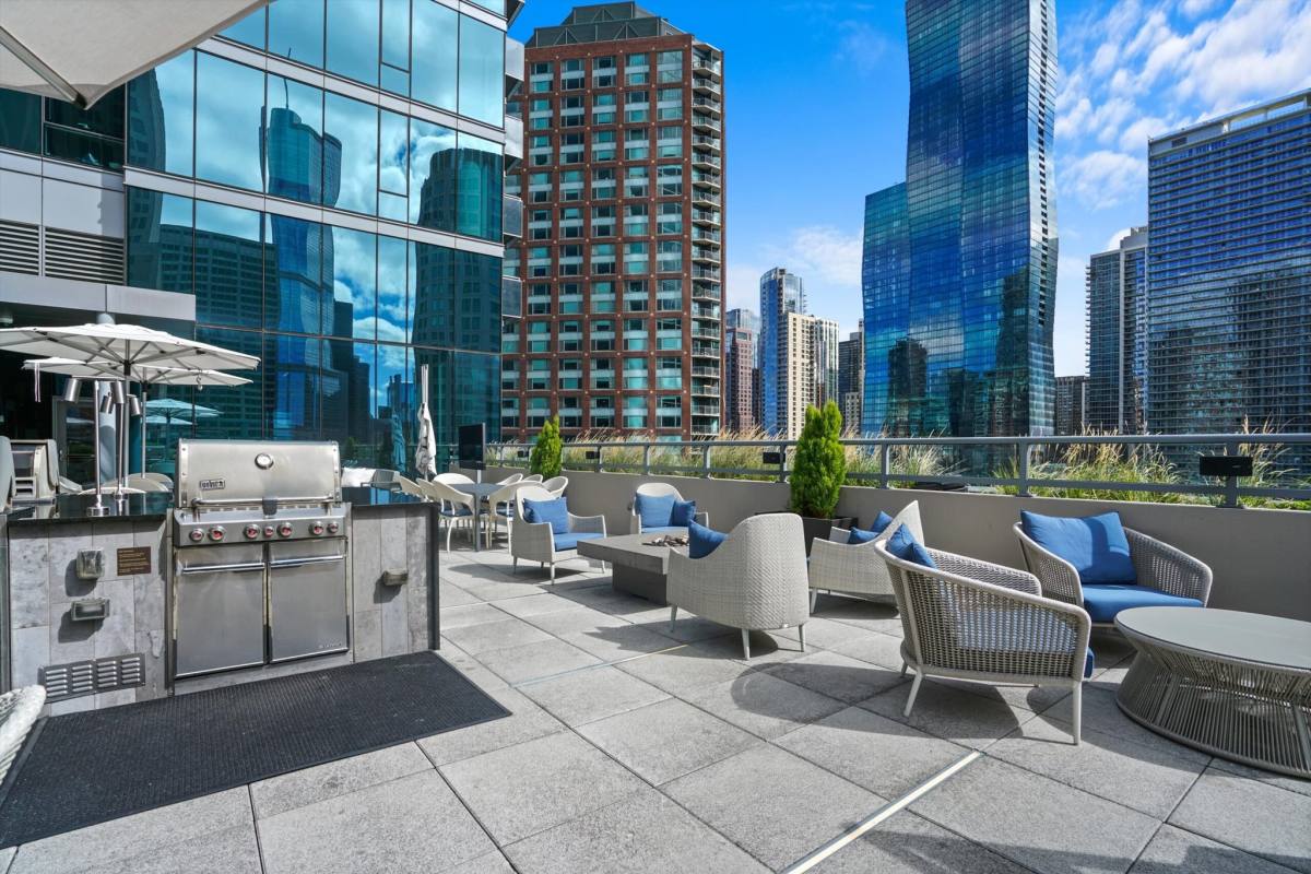 Apartment for rent at 352 E N Water St, Chicago, IL 60611