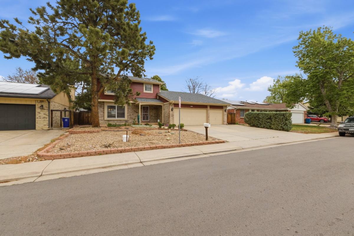 House for rent at 13995 E Idaho Place, Aurora, CO 80012