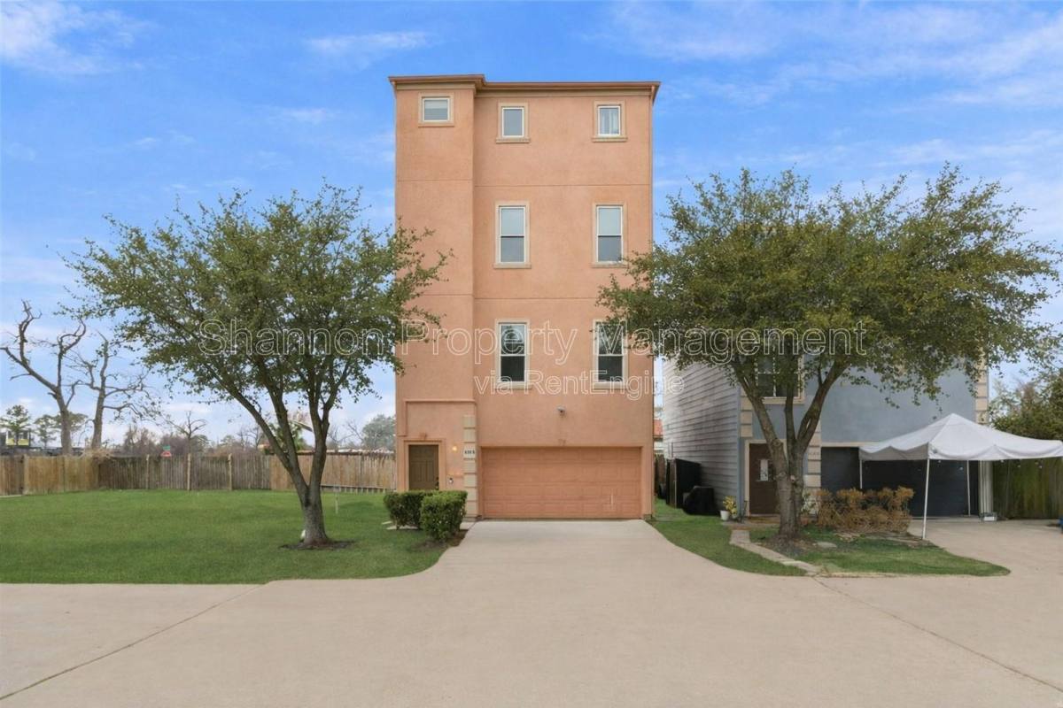 Apartment for rent at 408 Eichwurzel Lane #D, Houston, TX 77009
