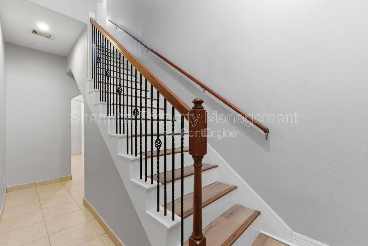 Apartment for rent at 408 Eichwurzel Lane #D, Houston, TX 77009