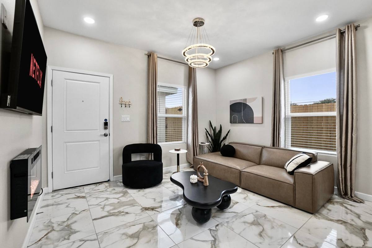 Apartment for rent at 505 N Emerald Ave #4, Edinburg, TX 78541