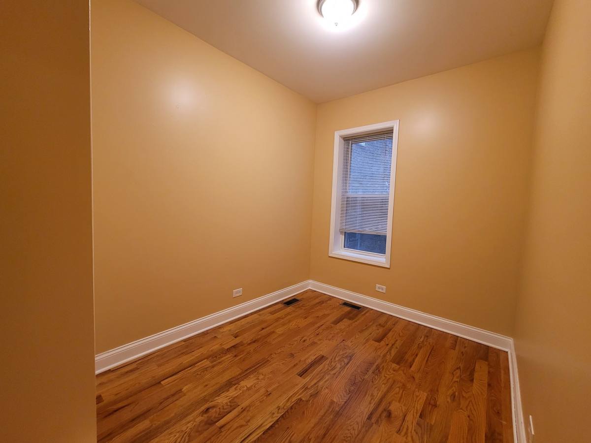 Apartment for rent at 718 S Aberdeen #1R, Chicago, IL 60607