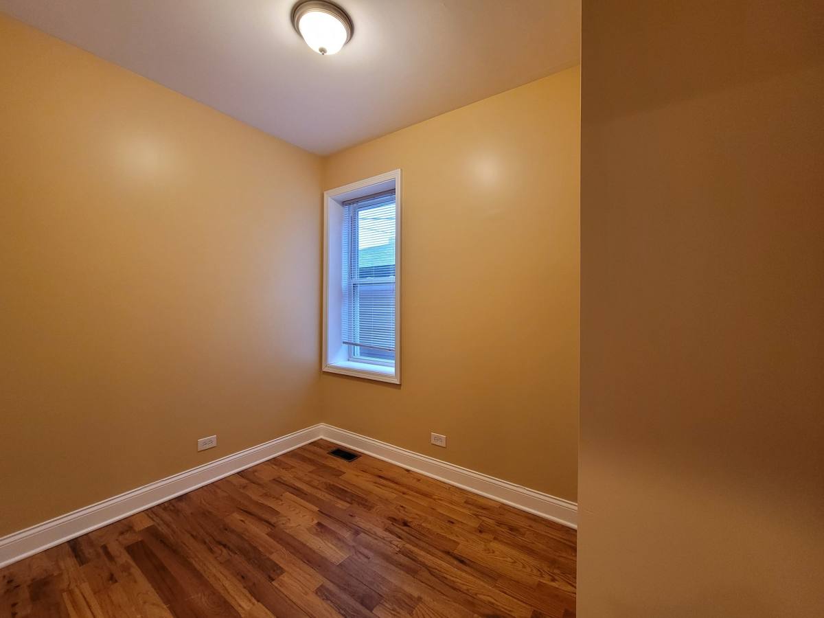 Apartment for rent at 718 S Aberdeen #1R, Chicago, IL 60607