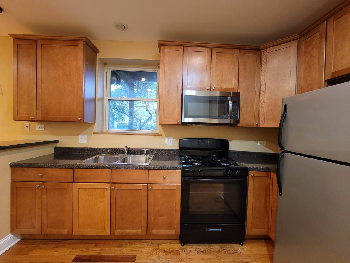 Apartment for rent at 718 S Aberdeen #1R, Chicago, IL 60607