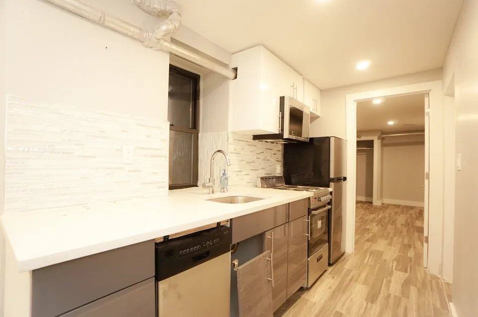 Apartment for rent at 510 Jackson Ave, Bronx, NY 10455