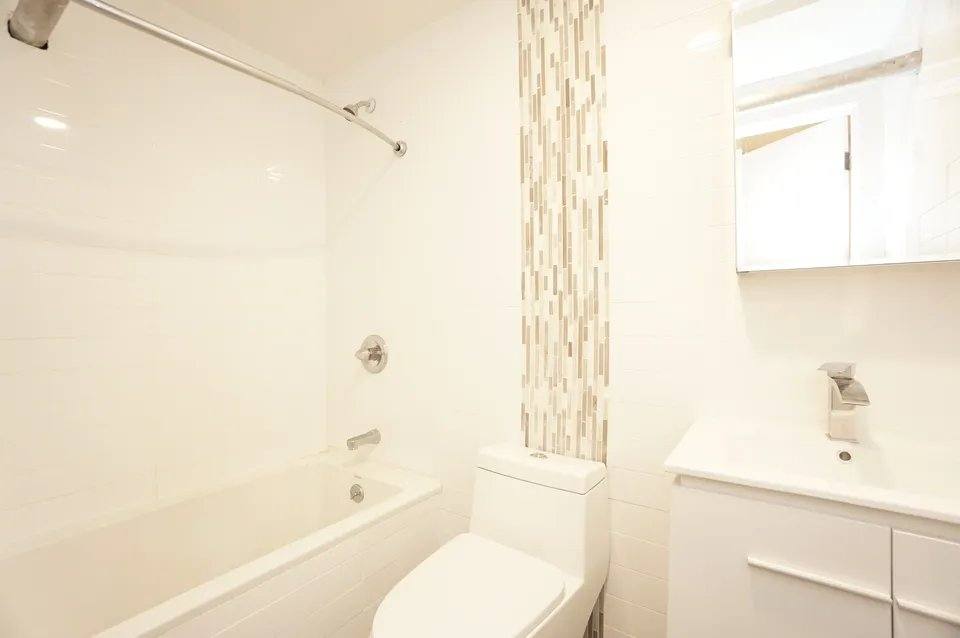 Apartment for rent at 510 Jackson Ave, Bronx, NY 10455