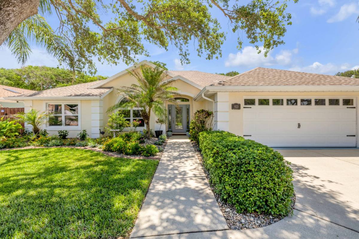 House for rent at 823 E 19th Ave, New Smyrna Beach, FL 32169