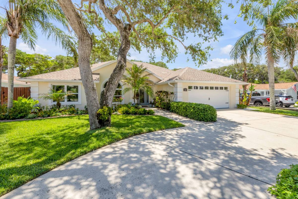 House for rent at 823 E 19th Ave, New Smyrna Beach, FL 32169