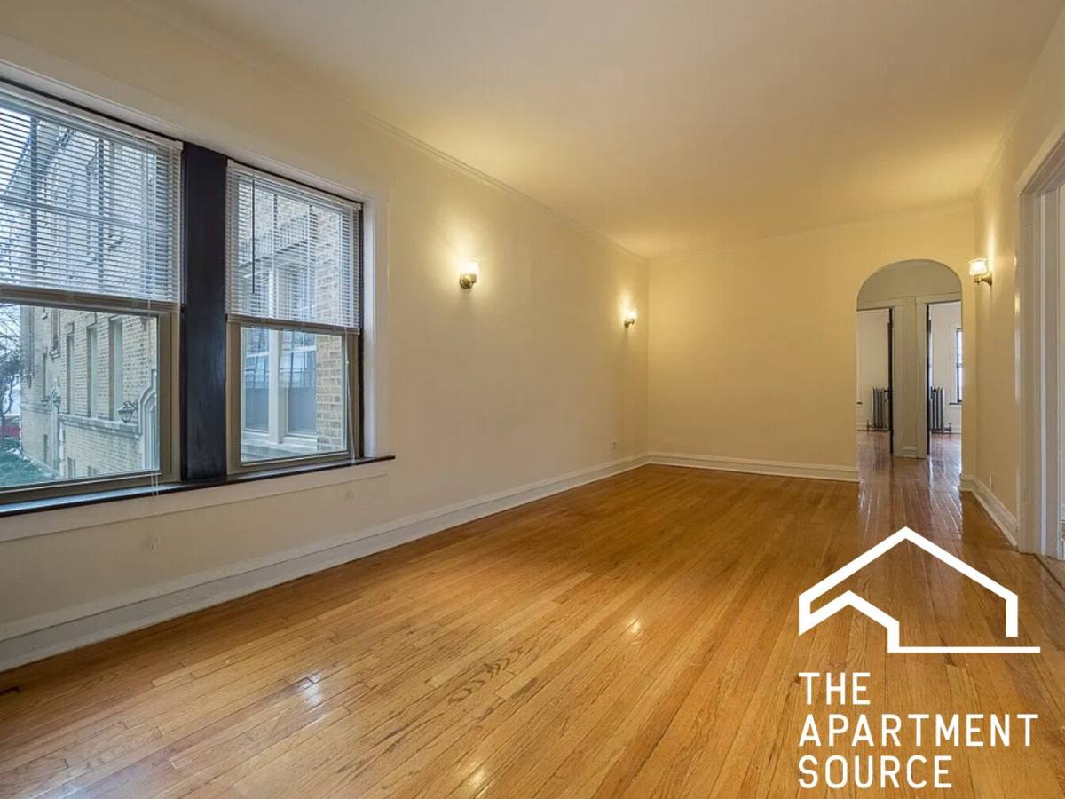 Apartment for rent at 2108 W Ainslie St #W3, Chicago, IL 60625
