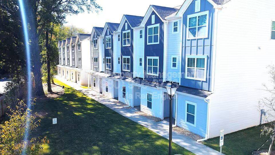 Townhouse for rent at 4122 Salient St, Charlotte, NC 28205