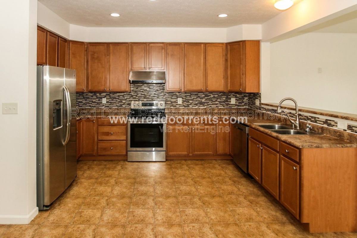 House for rent at 10031 Golden Dr, Noblesville, IN 46060