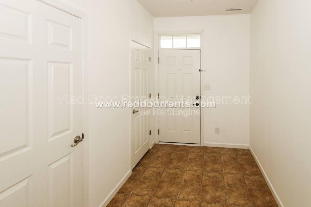 House for rent at 10031 Golden Dr, Noblesville, IN 46060