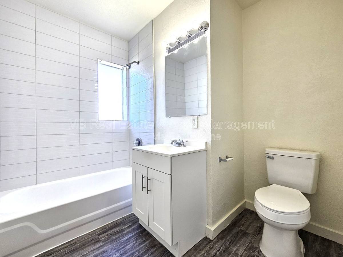 Apartment for rent at 1519 E Oak St #17, Phoenix, AZ 85006