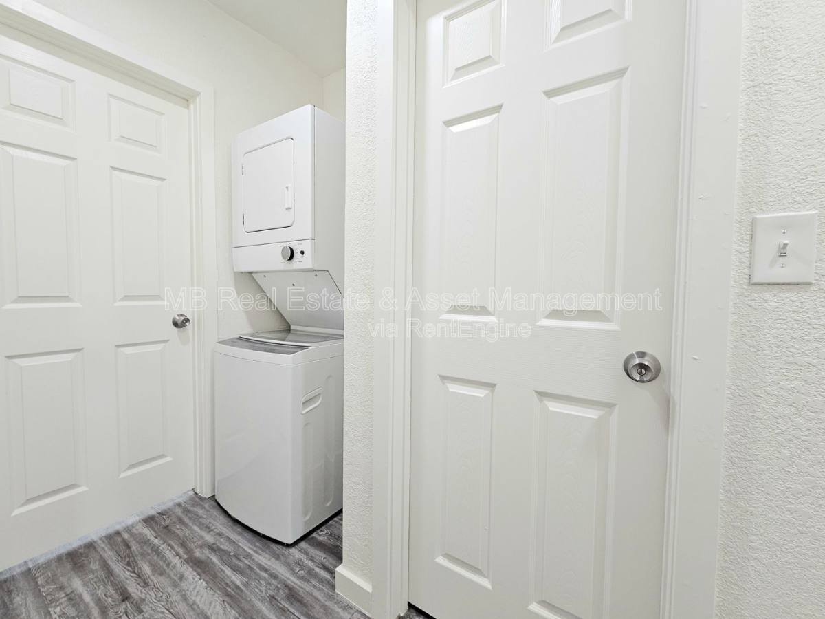 Apartment for rent at 1519 E Oak St #17, Phoenix, AZ 85006