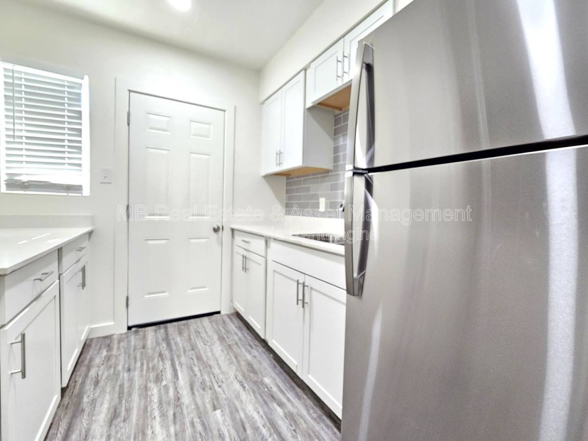 Apartment for rent at 1519 E Oak St #17, Phoenix, AZ 85006