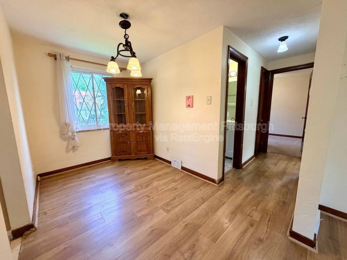 House for rent at 1076 Thornwood Dr, Pittsburgh, PA 15234