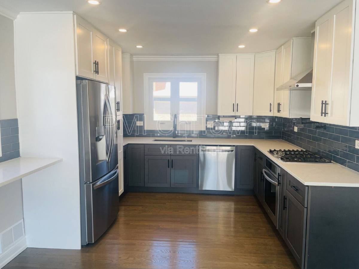 House for rent at 413 N Forest Ave, Mount Prospect, IL 60056
