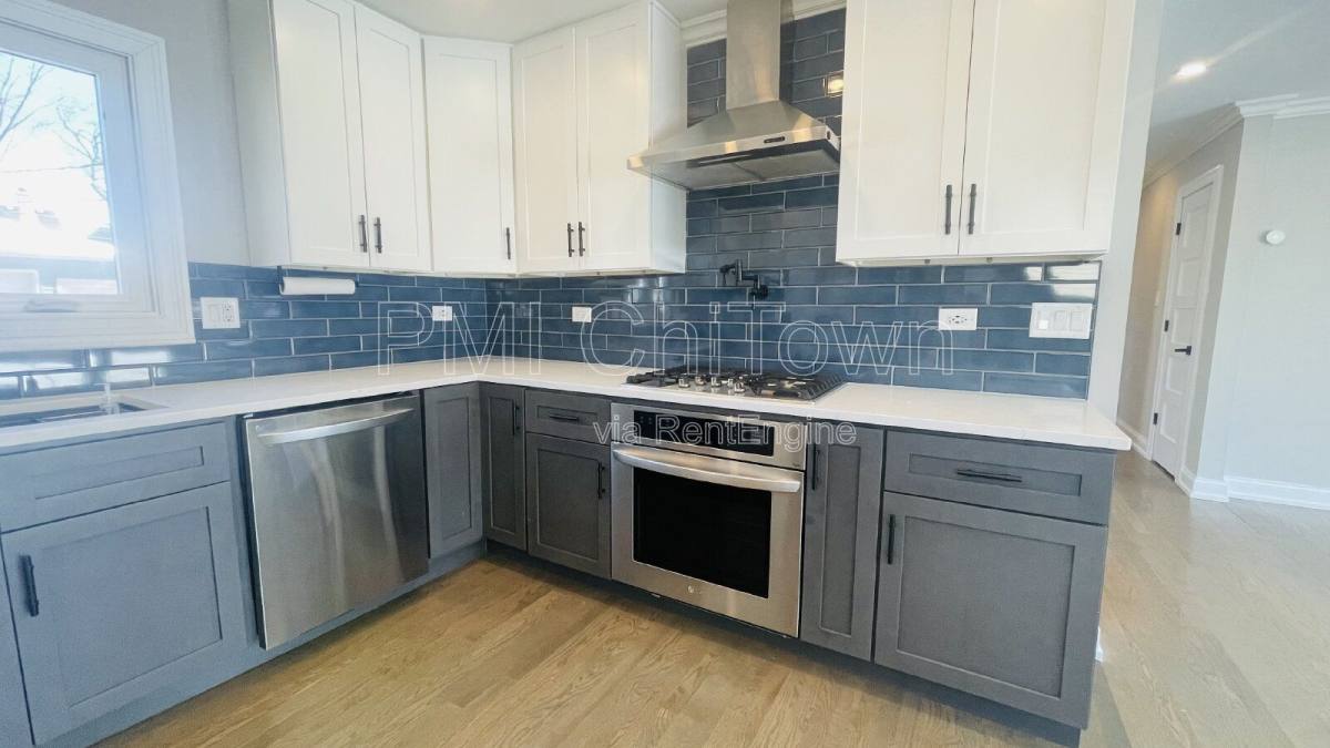 House for rent at 413 N Forest Ave, Mount Prospect, IL 60056