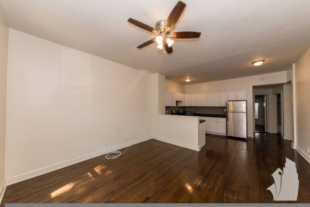 Apartment for rent at 837 W Cornelia Ave, Chicago, IL 60657