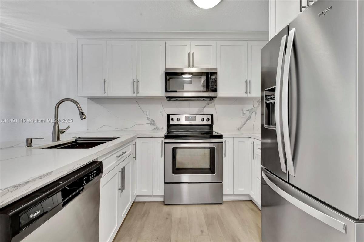 Townhouse for rent at 3130 Bird Ave, Miami, FL 33133