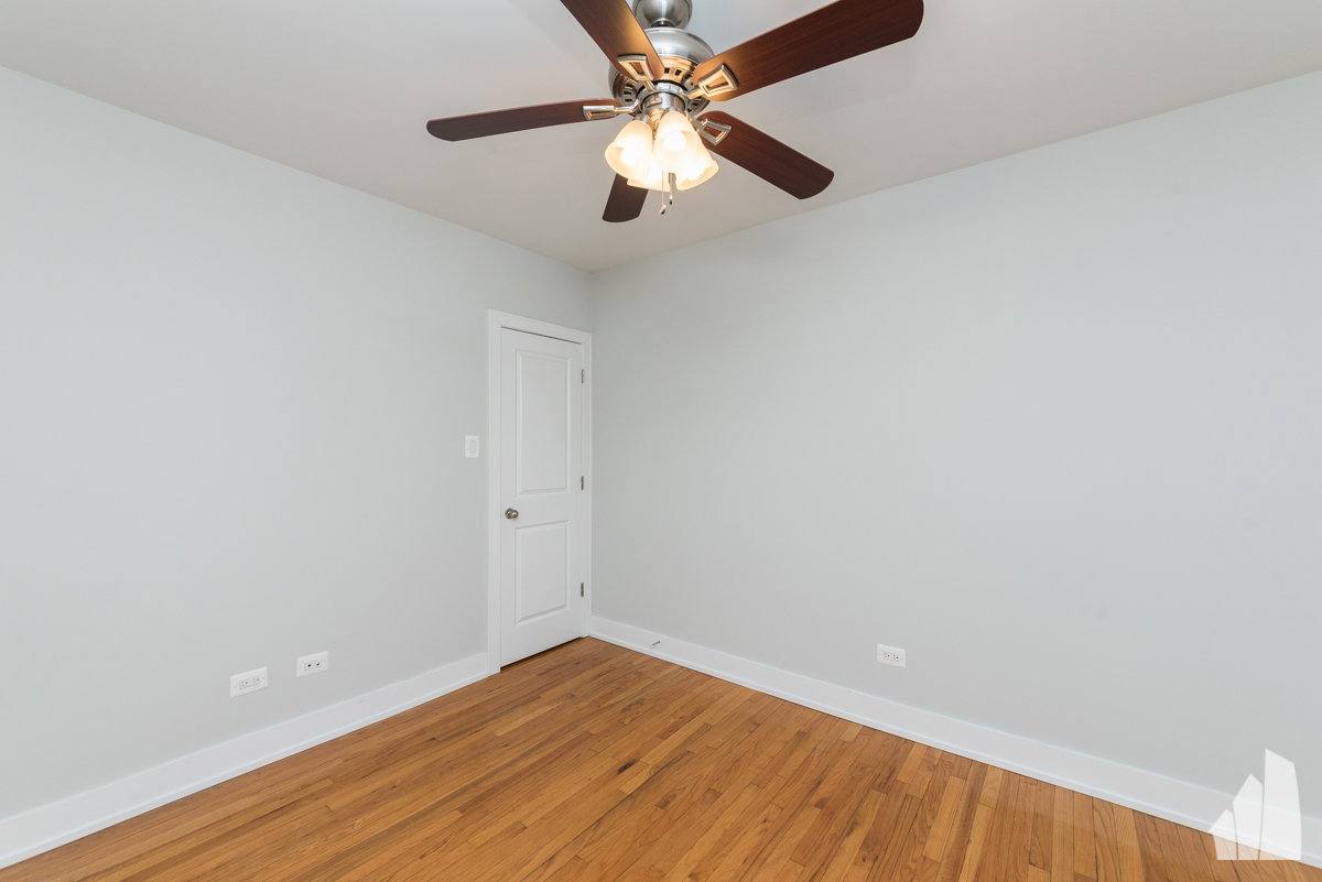 Apartment for rent at 516 W Cornelia Ave, Chicago, IL 60657
