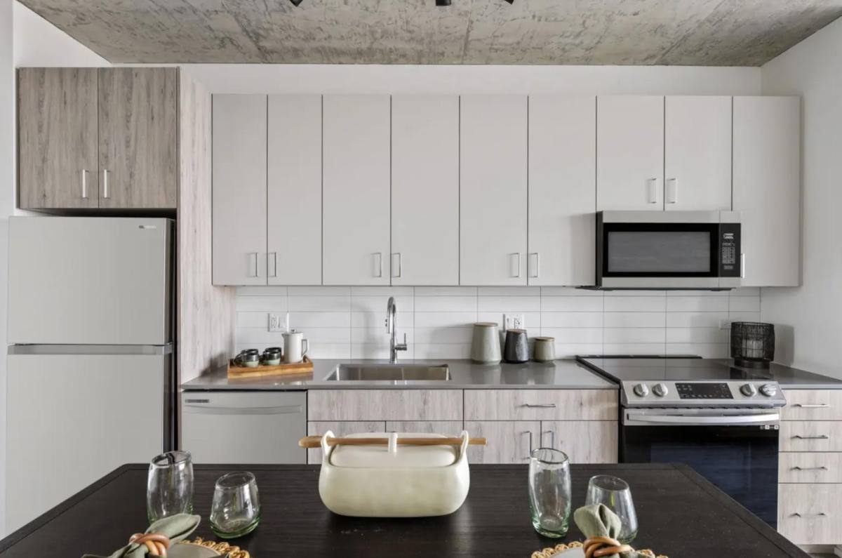 Apartment for rent at 460 W Chicago Ave, Chicago, IL 60610