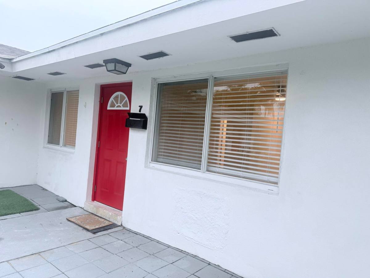 Apartment for rent at 626 Prosperity Farms Rd #7, North Palm Beach, FL 33408