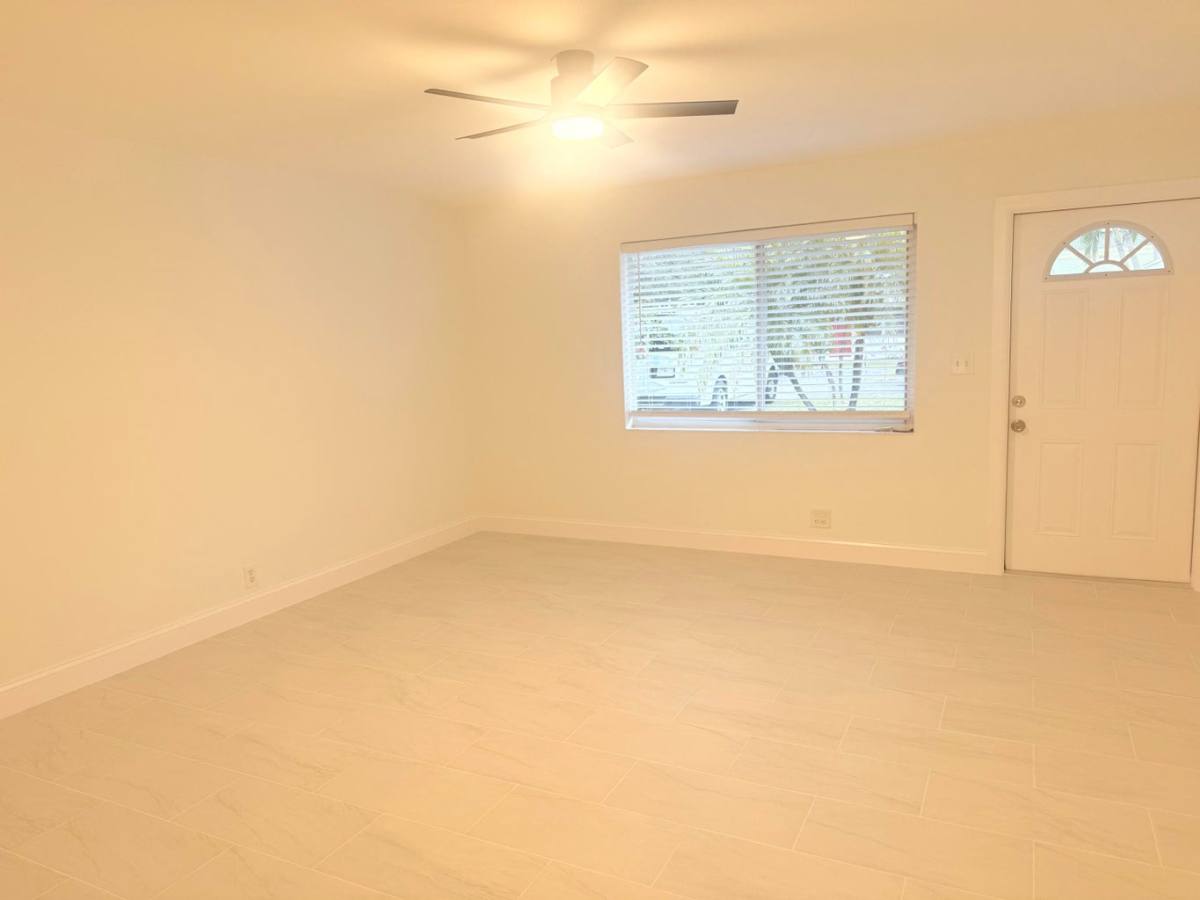 Apartment for rent at 626 Prosperity Farms Rd #7, North Palm Beach, FL 33408