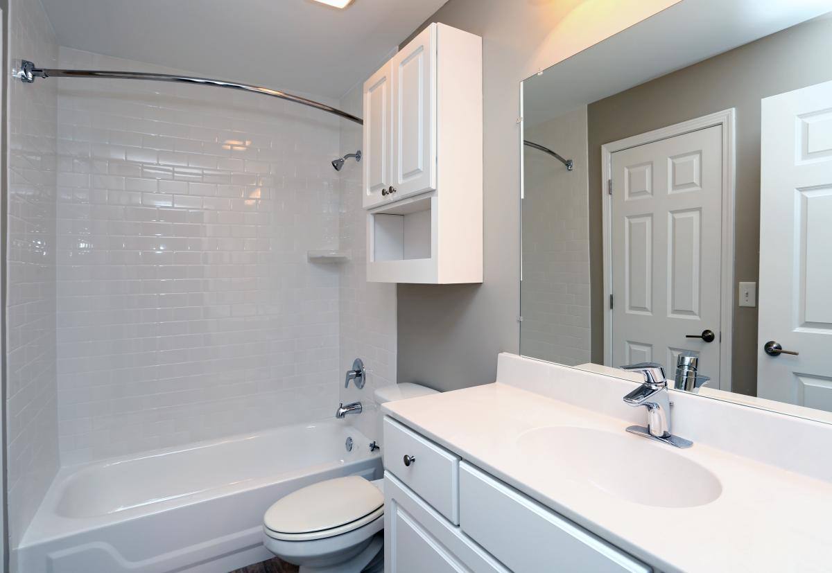 Apartment for rent at 5700 Walnut Ave, Downers Grove, IL 60516