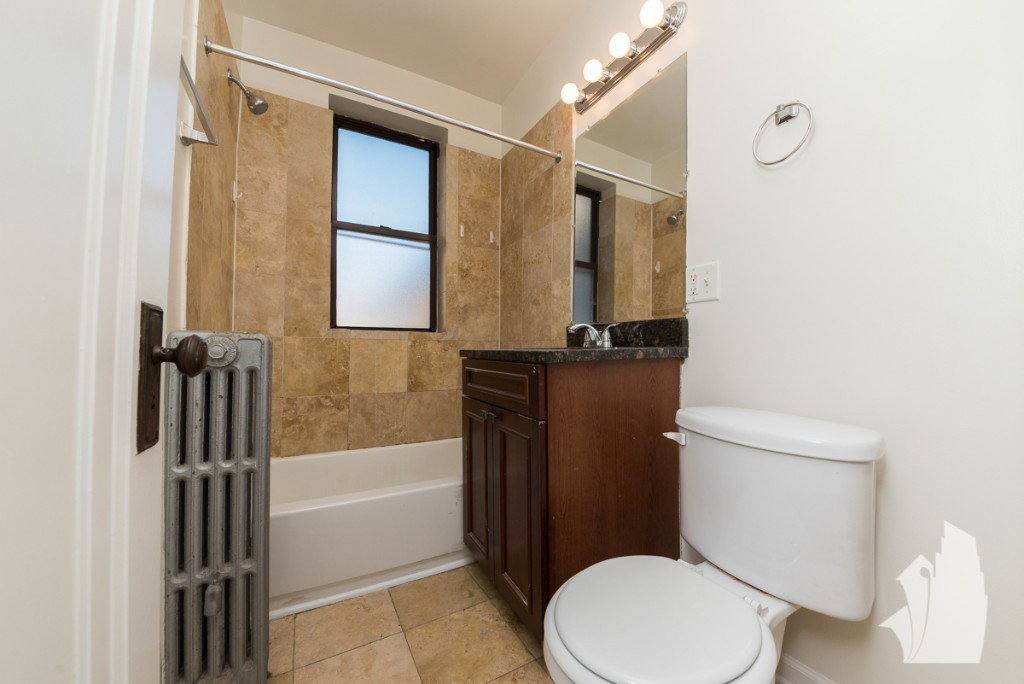 Apartment for rent at 3323 N Lakewood Ave #3, Chicago, IL 60657