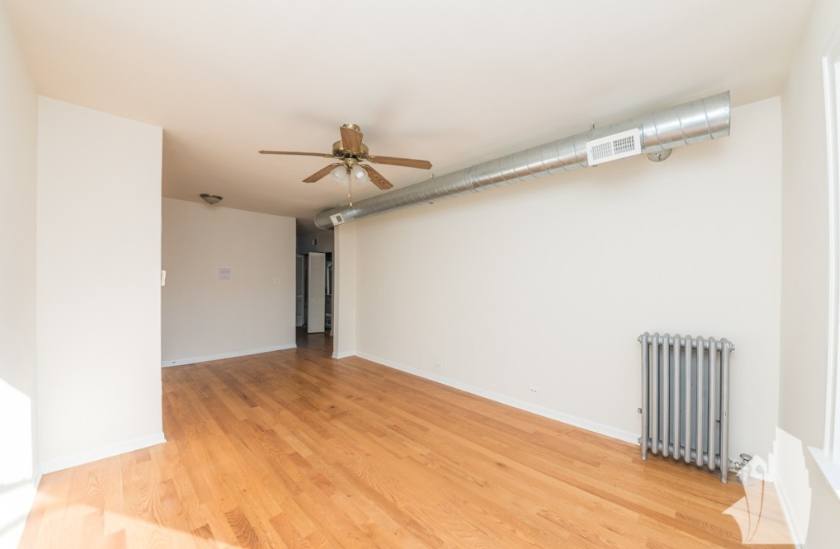 Apartment for rent at 3323 N Lakewood Ave #3, Chicago, IL 60657