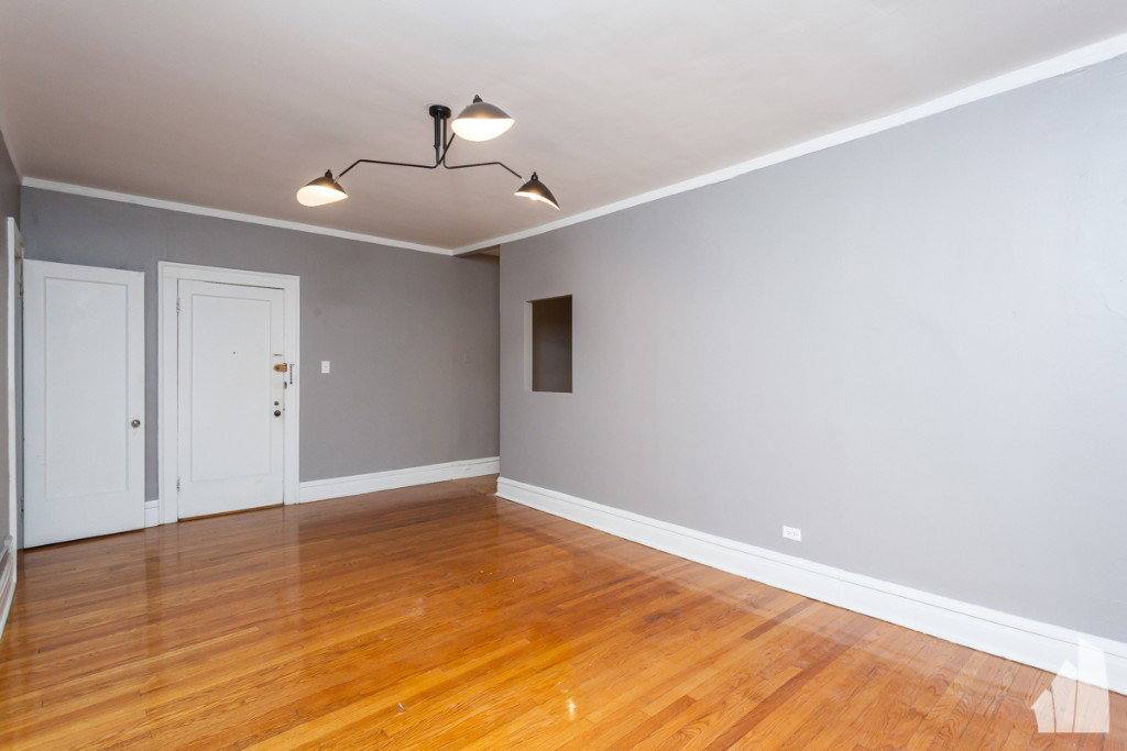 Apartment for rent at 441 W Melrose St #2A, Chicago, IL 60657