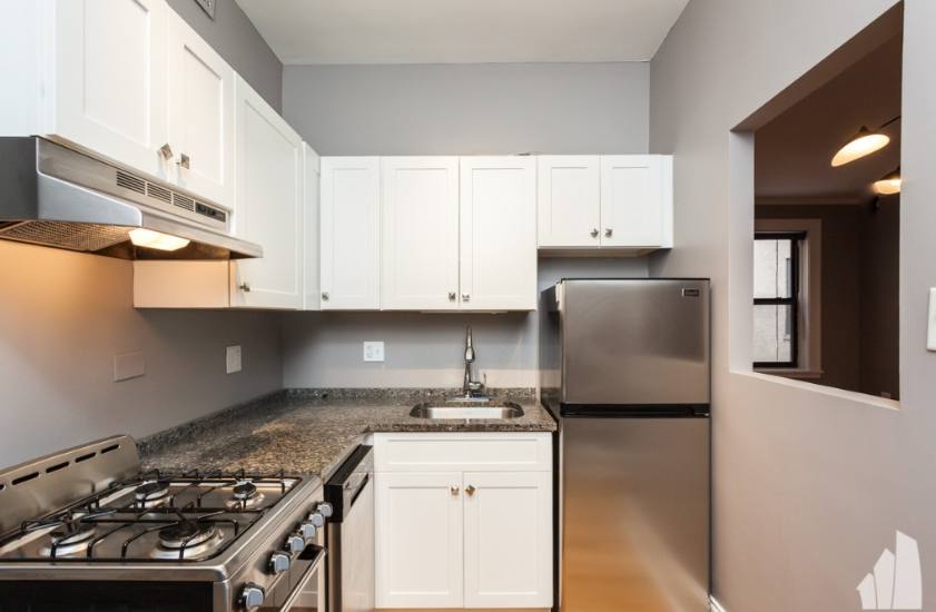 Apartment for rent at 441 W Melrose St #2A, Chicago, IL 60657